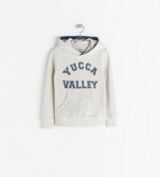 sudadera con texto 